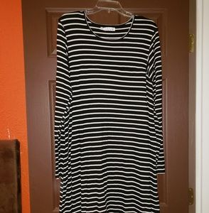 MAURICE'S Knit Dress 3/3X Black/White Stripe